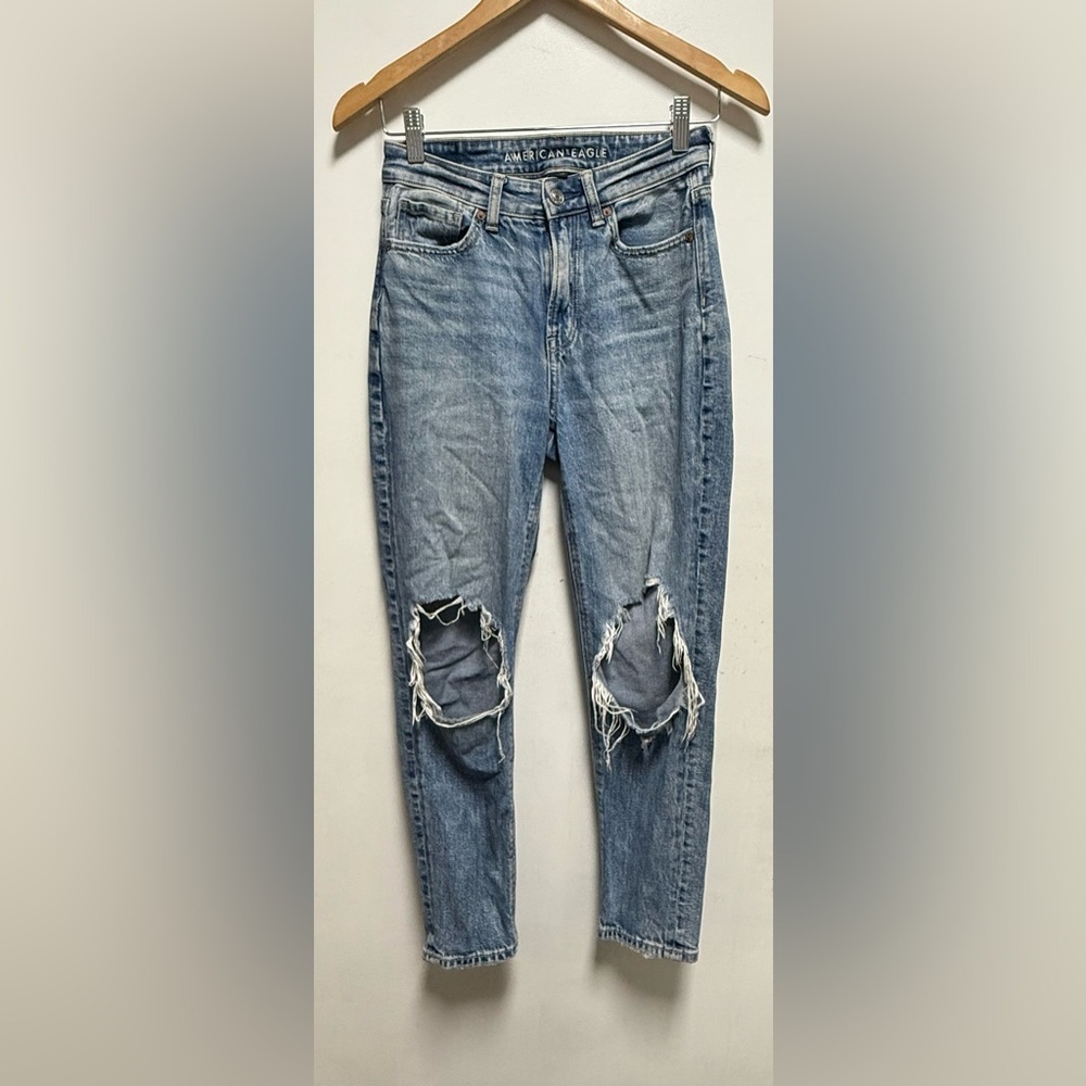 American Eagle Outfitters Light Blue Ripped Jeans Size 00 short